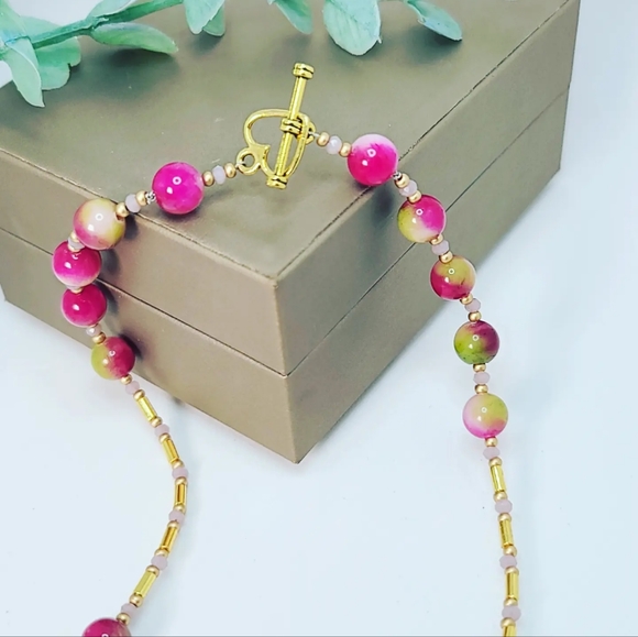 Pink Agate, moon charm necklace - Picture 3 of 4